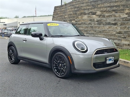2025 MINI Cooper S Signature Plus Hatchback