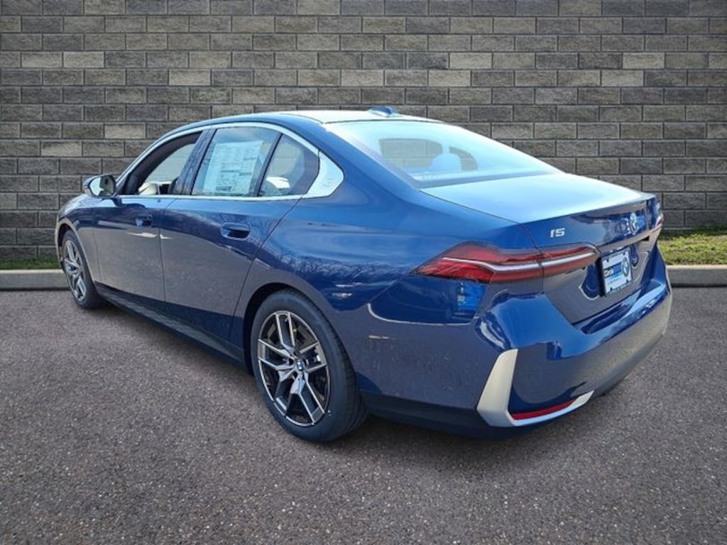 New 2026 BMW i5 xDrive40 Sedan