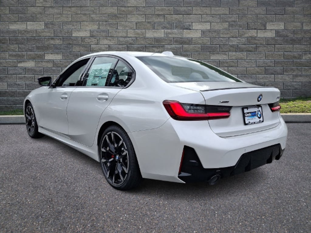 New 2026 BMW 330i xDrive Sedan