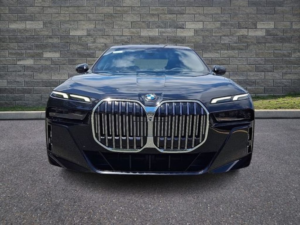 New 2026 BMW 740i xDrive Sedan