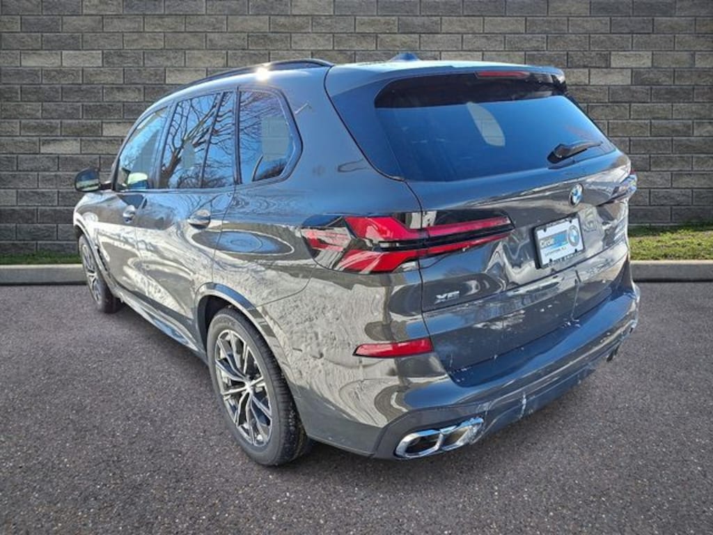 New 2026 BMW X5 M60i SUV