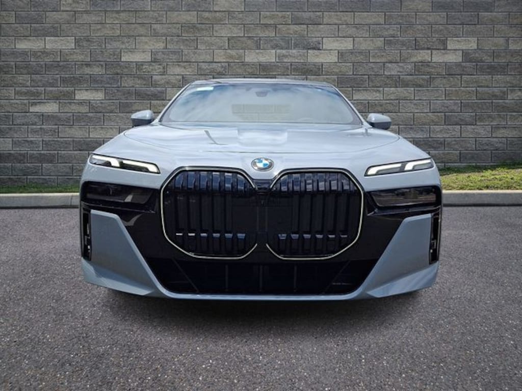 New 2026 BMW 740i xDrive Sedan