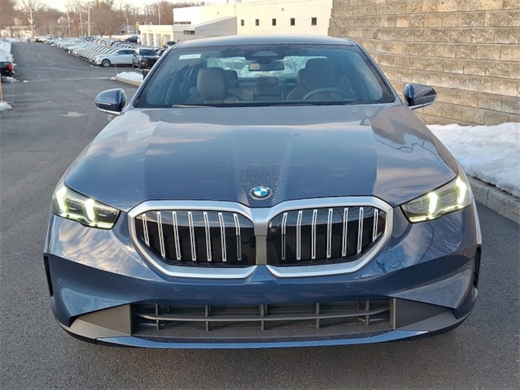New 2026 BMW 530i xDrive Sedan