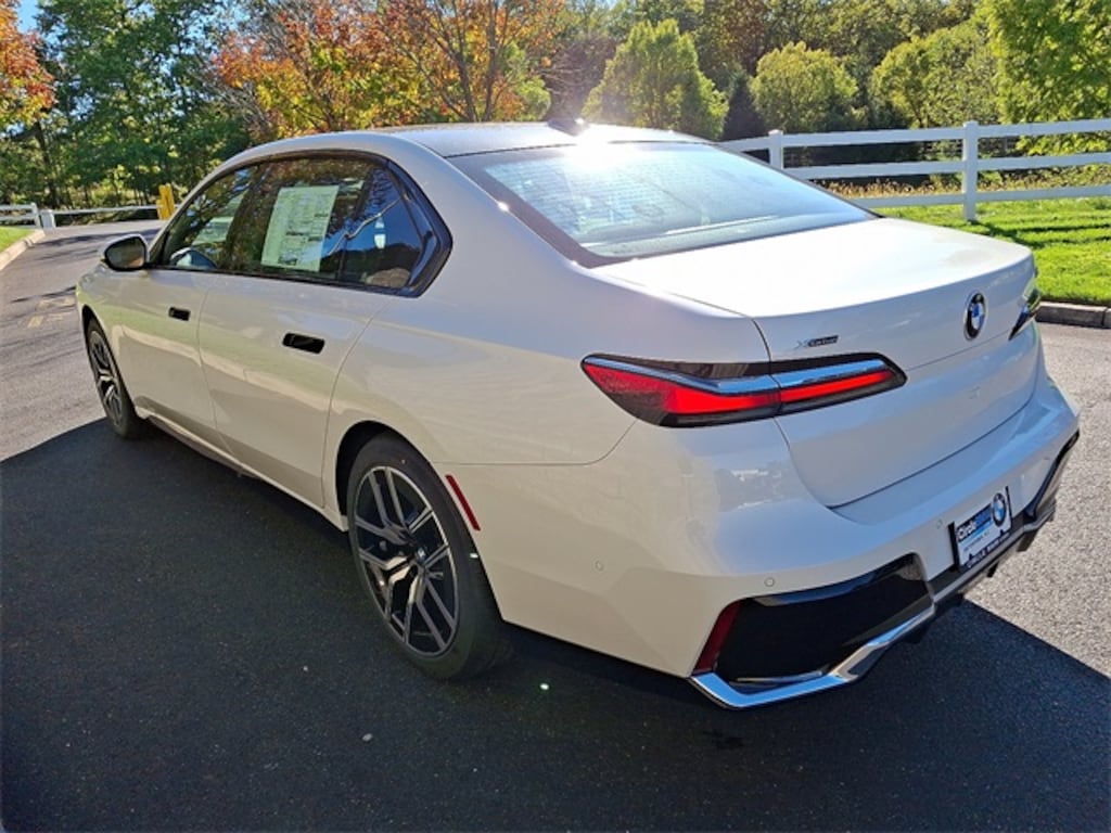 New 2026 BMW 740i xDrive Sedan