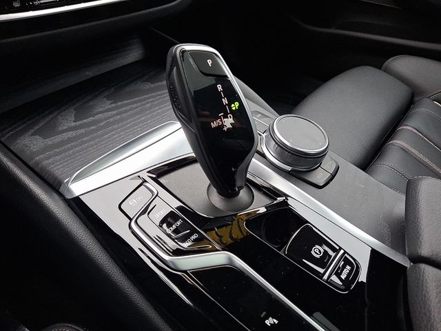 2023 BMW 5 Series 530i - Photo 15