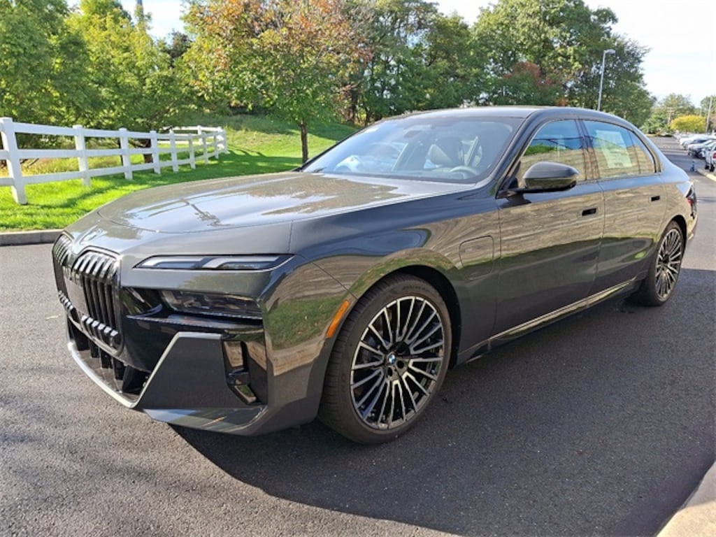 New 2026 BMW 750e xDrive Sedan