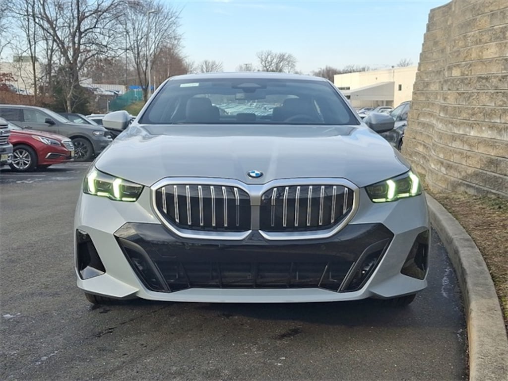 New 2026 BMW 530i xDrive Sedan