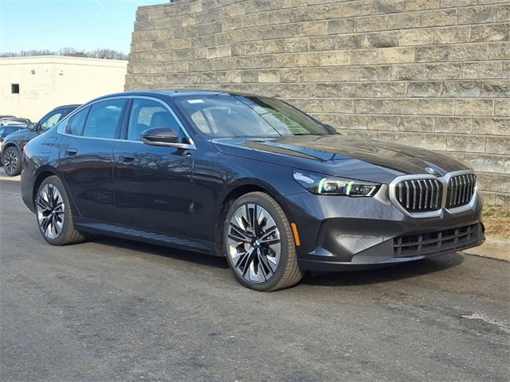 New 2026 BMW 530i xDrive Sedan