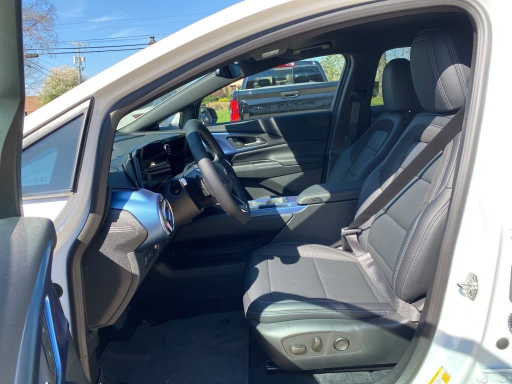 2026 Chevrolet Equinox EV 2LT - Photo 12