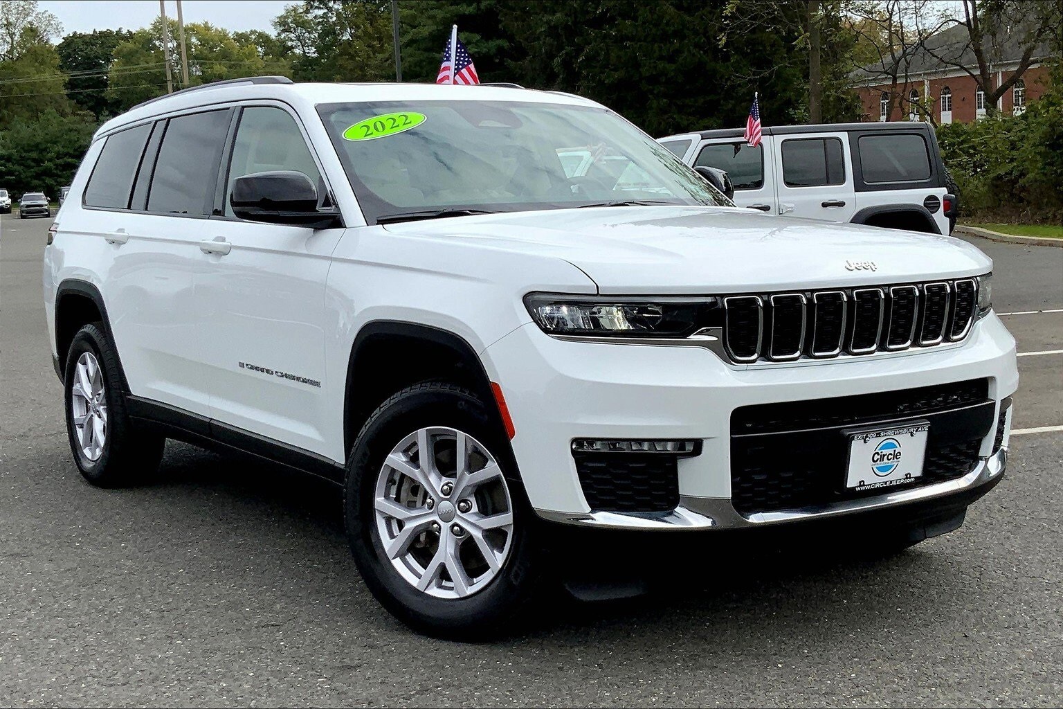 2022 Jeep Grand Cherokee Limited photo 2