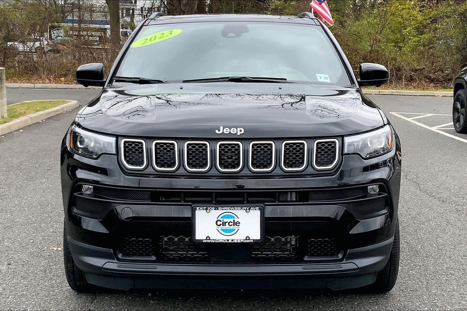 2023 Jeep Compass Latitude Lux photo 2