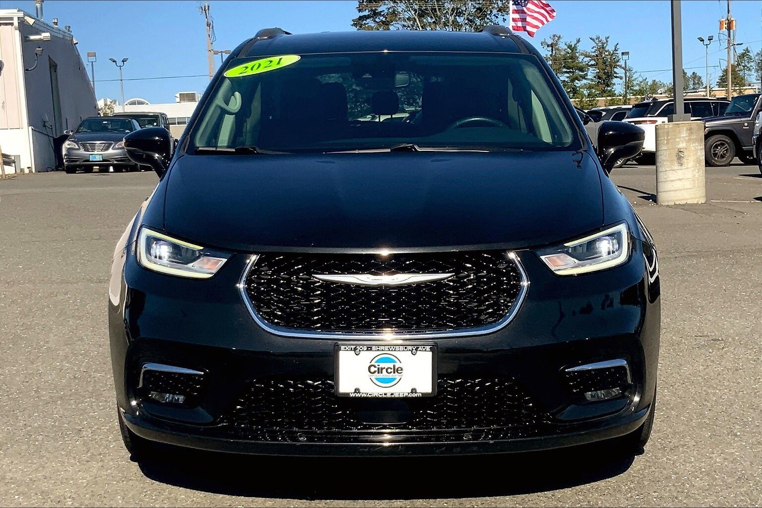 2021 Chrysler Pacifica Touring L photo 3
