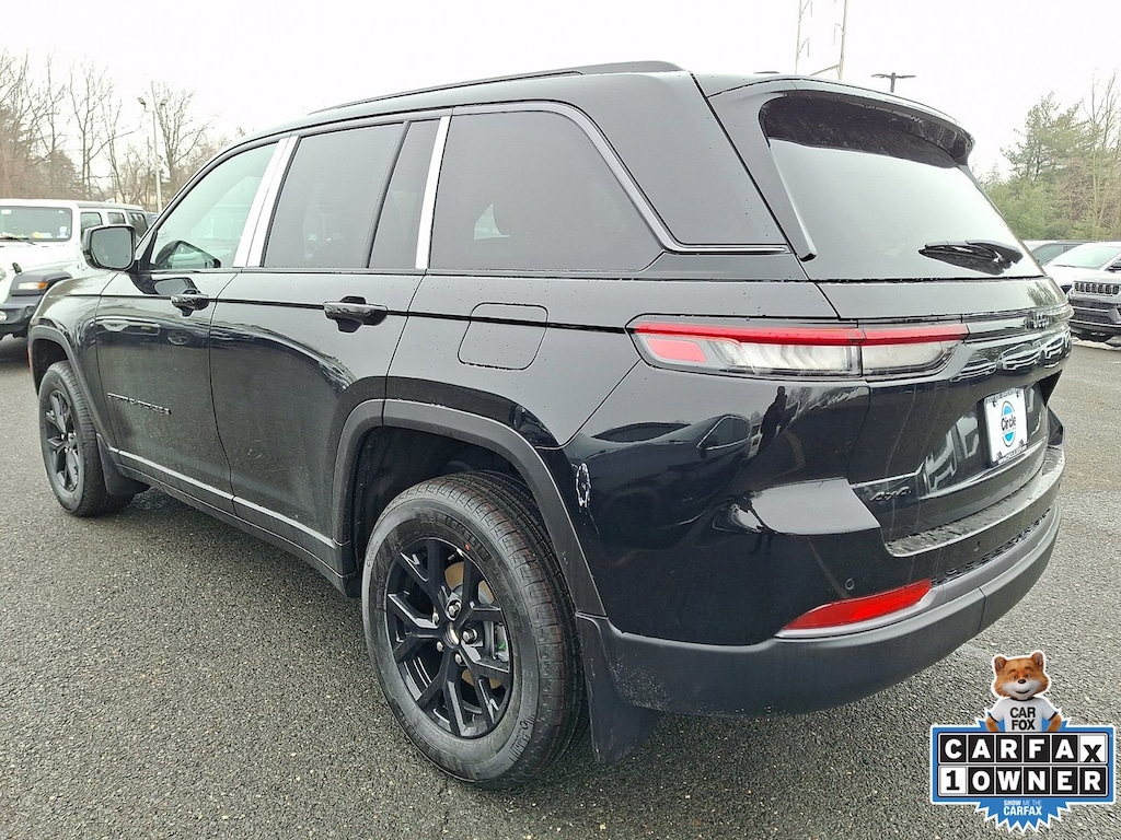 New 2026 Jeep Grand Cherokee LAREDO ALTITUDE 4X4 Sport Utility