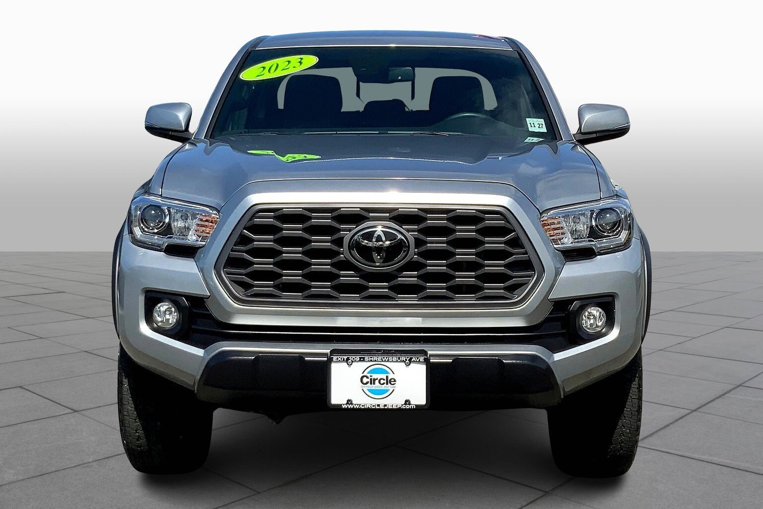 2023 Toyota Tacoma TRD V6 photo 3