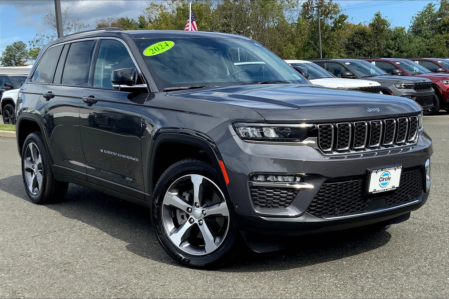 2024 Jeep Cherokee Limited 4xe photo 2