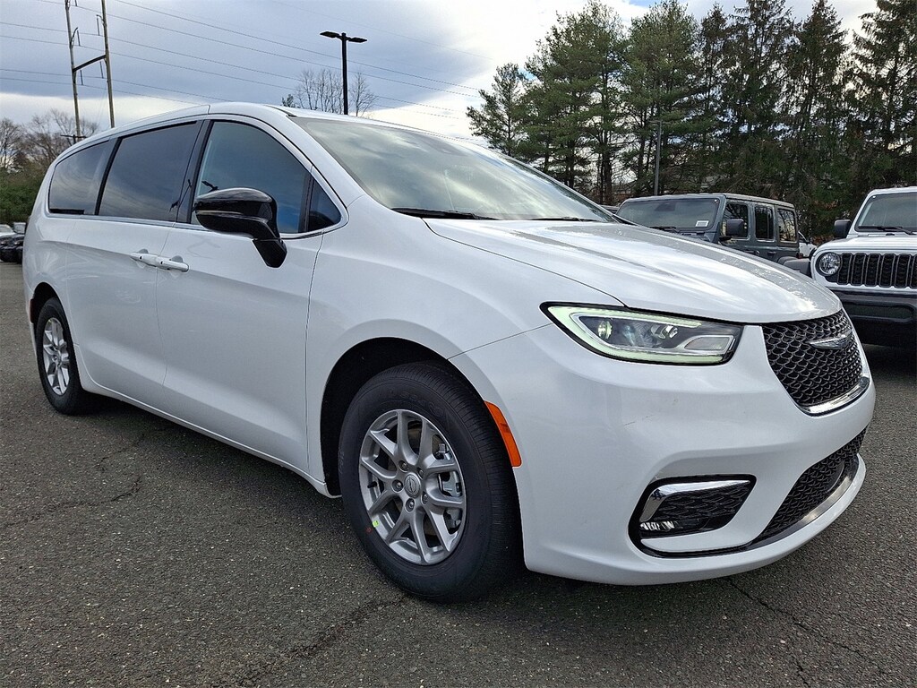 New 2026 Chrysler Pacifica SELECT Passenger Van