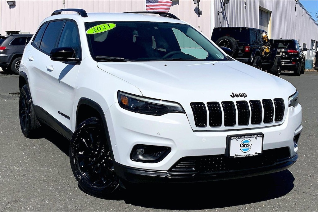 Certified 2023 Jeep Cherokee Altitude Lux SUV