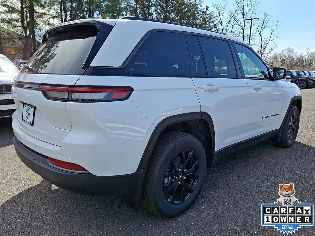 New 2026 Jeep Grand Cherokee LAREDO ALTITUDE 4X4 Sport Utility
