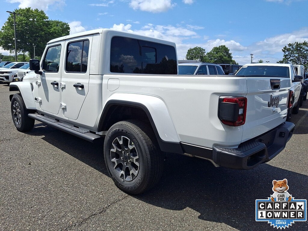 New 2026 Jeep Gladiator SAHARA 4X4 Pickup