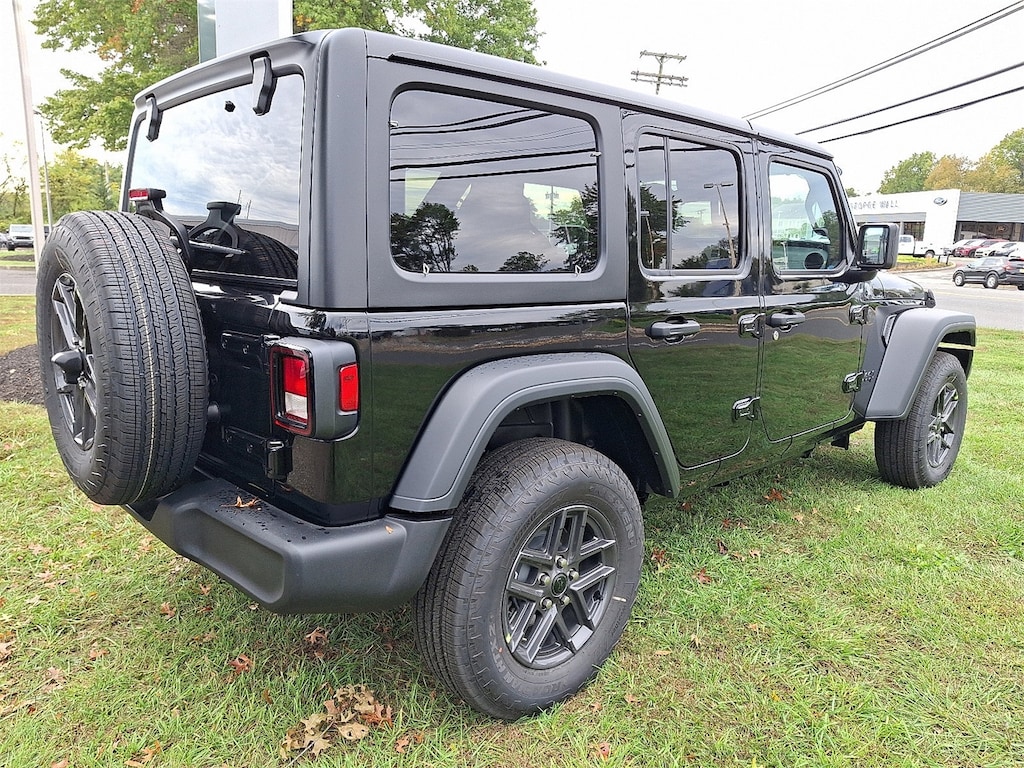 New 2026 Jeep Wrangler 4-DOOR SPORT S Sport Utility