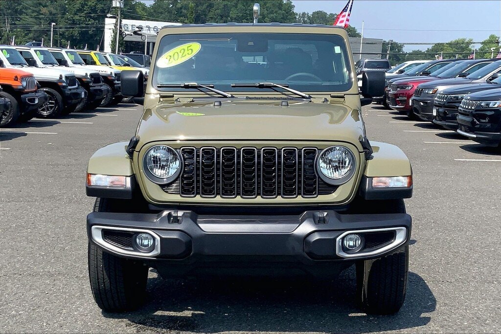 Certified 2025 Jeep Gladiator Sport Truck Crew Cab
