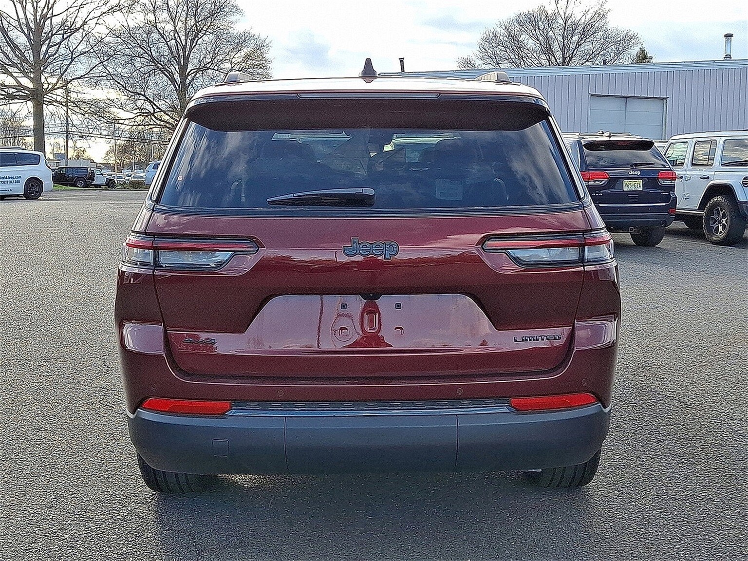 2025 Jeep Grand Cherokee Limited photo 4