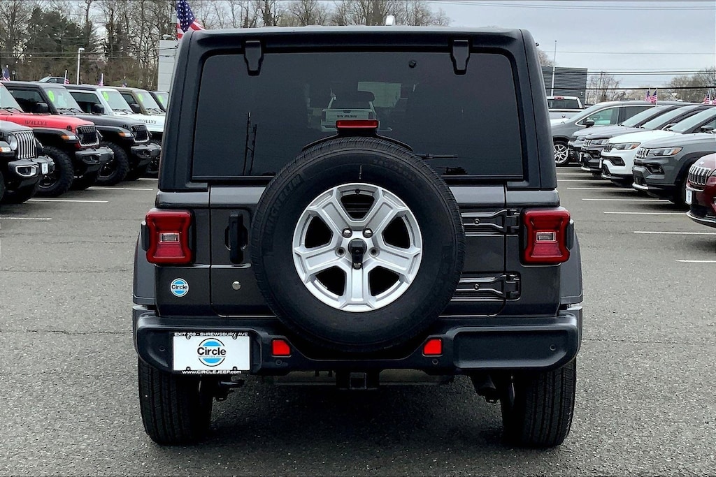 Used 2018 Jeep Wrangler Unlimited Sport 4x4 SUV