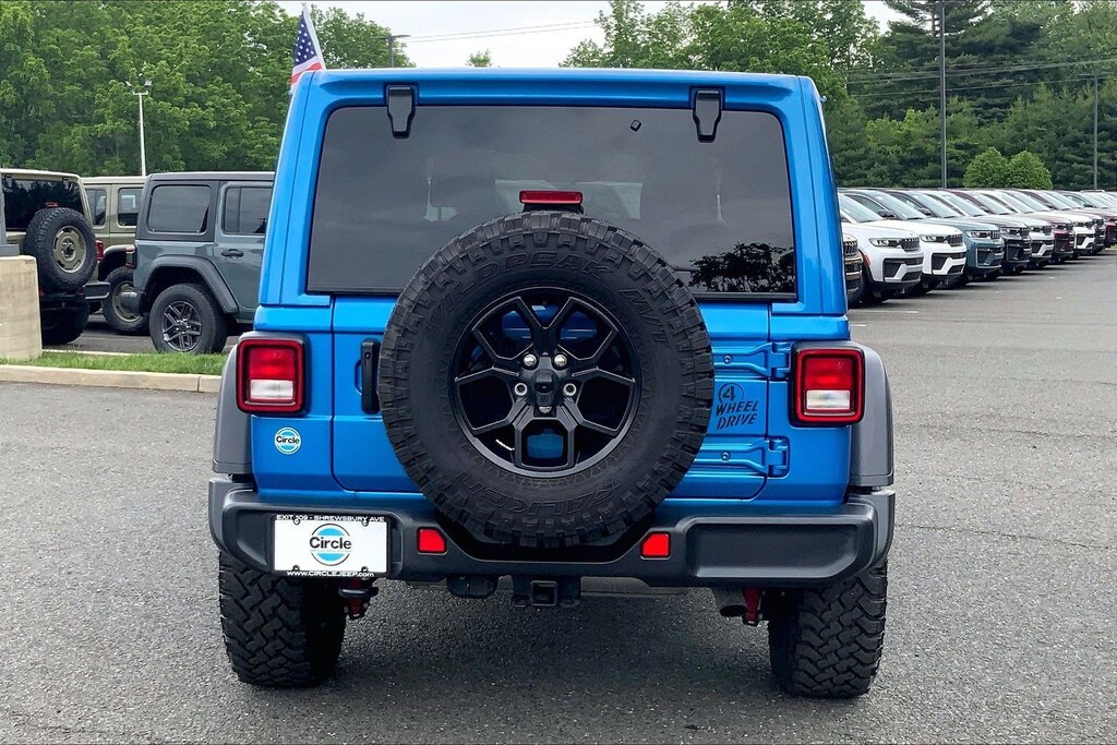 Used 2024 Jeep Wrangler Sport SUV