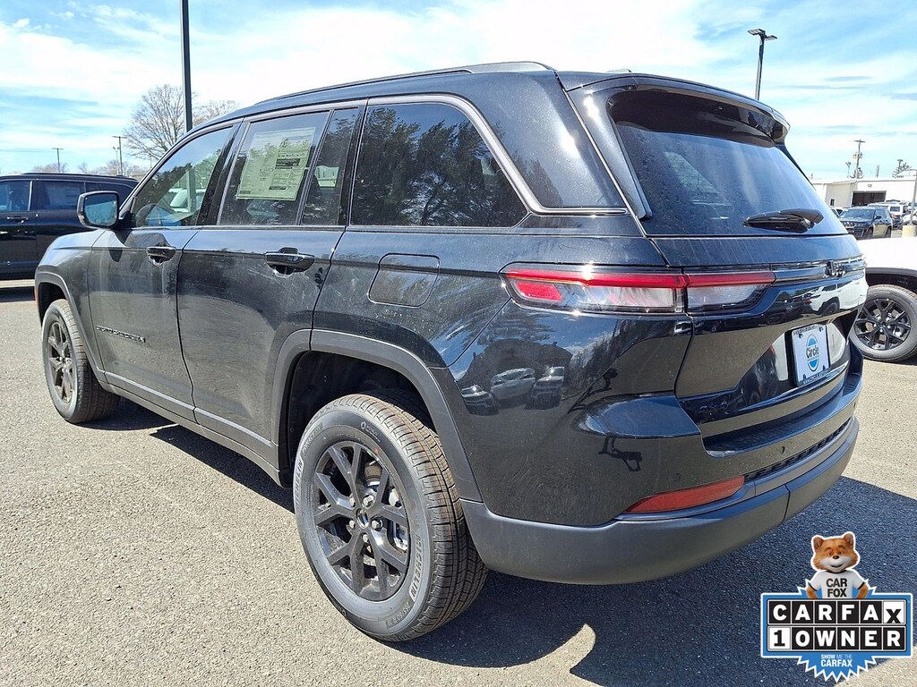 New 2026 Jeep Grand Cherokee LAREDO ALTITUDE 4X4 Sport Utility