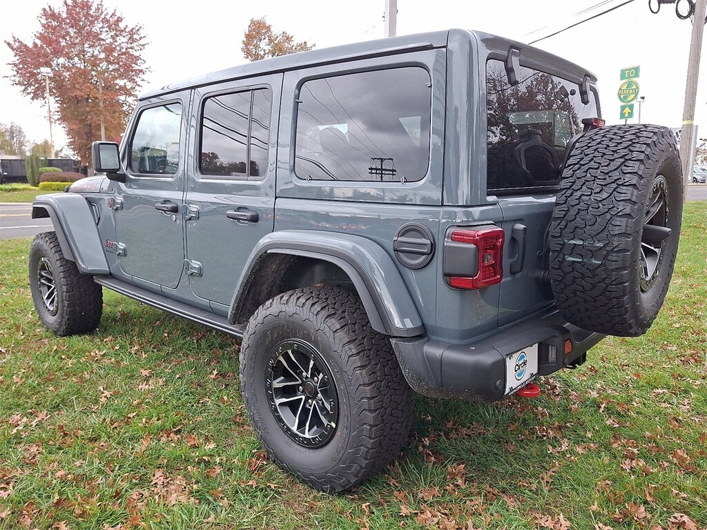 New 2026 Jeep Wrangler 4-DOOR RUBICON X Sport Utility