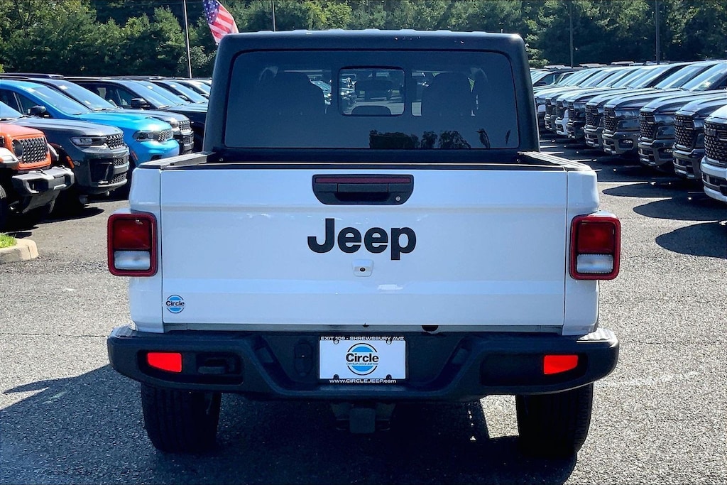 Used 2020 Jeep Gladiator Sport Truck Crew Cab