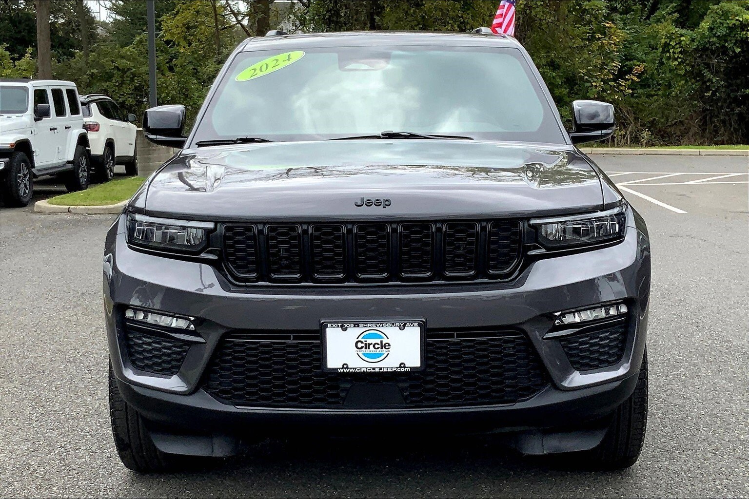 2024 Jeep Grand Cherokee Limited photo 3