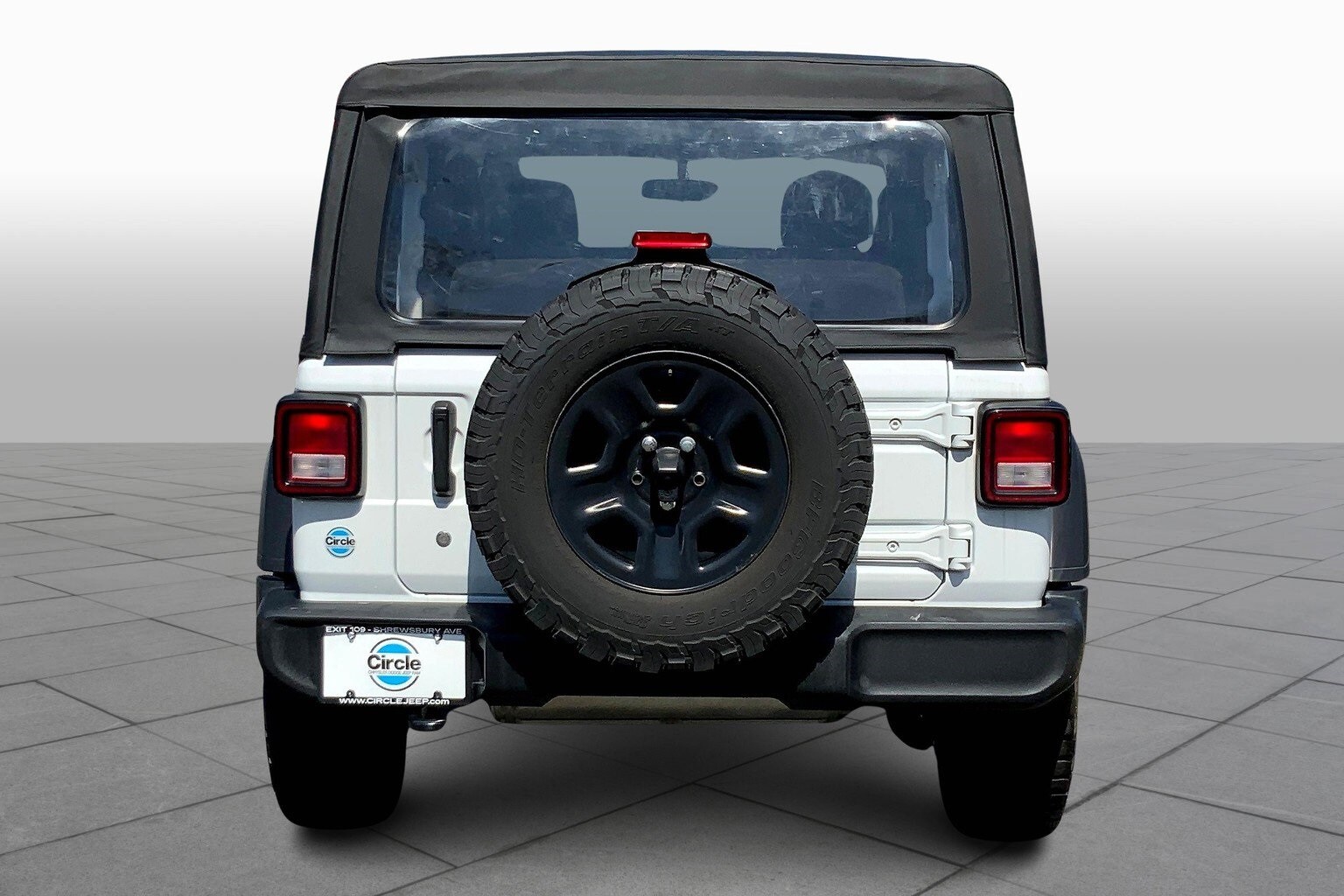 2022 Jeep Wrangler Sport photo 4