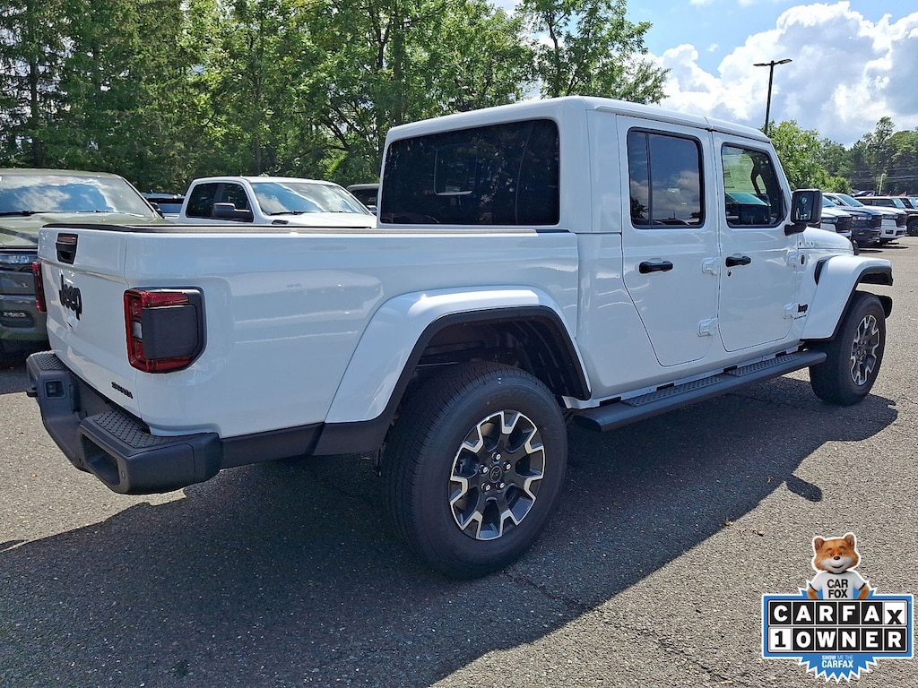New 2026 Jeep Gladiator SAHARA 4X4 Pickup