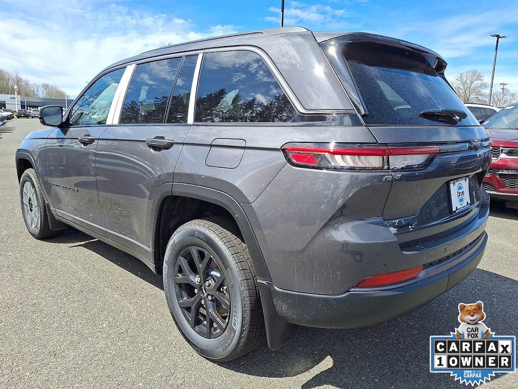 New 2026 Jeep Grand Cherokee LAREDO ALTITUDE 4X4 Sport Utility