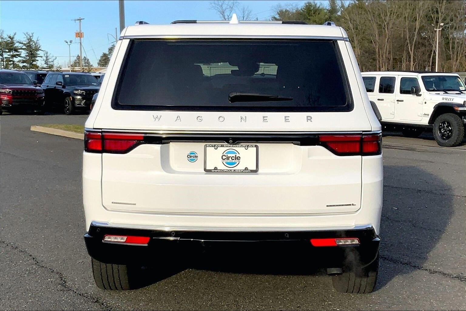 2023 Jeep Wagoneer L Series III photo 4