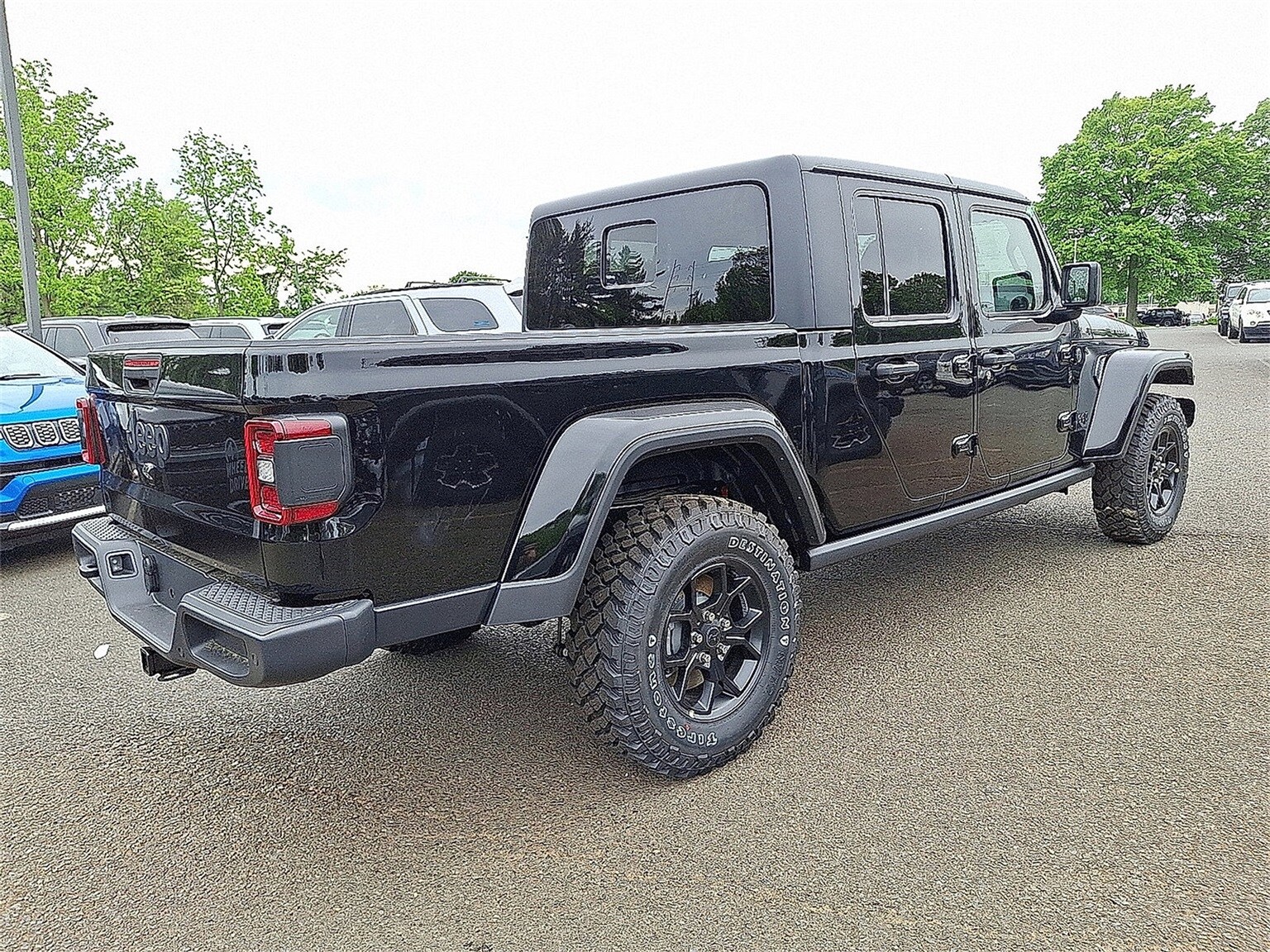 2025 Jeep Gladiator Willys photo 3