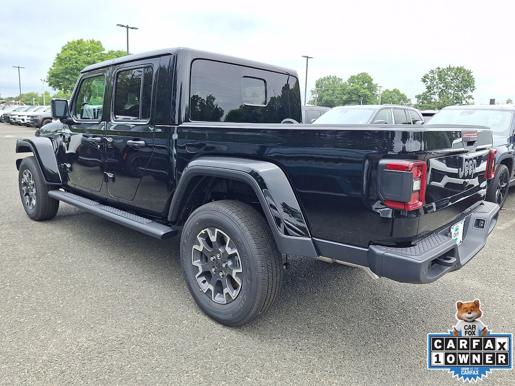 New 2026 Jeep Gladiator SAHARA 4X4 Pickup