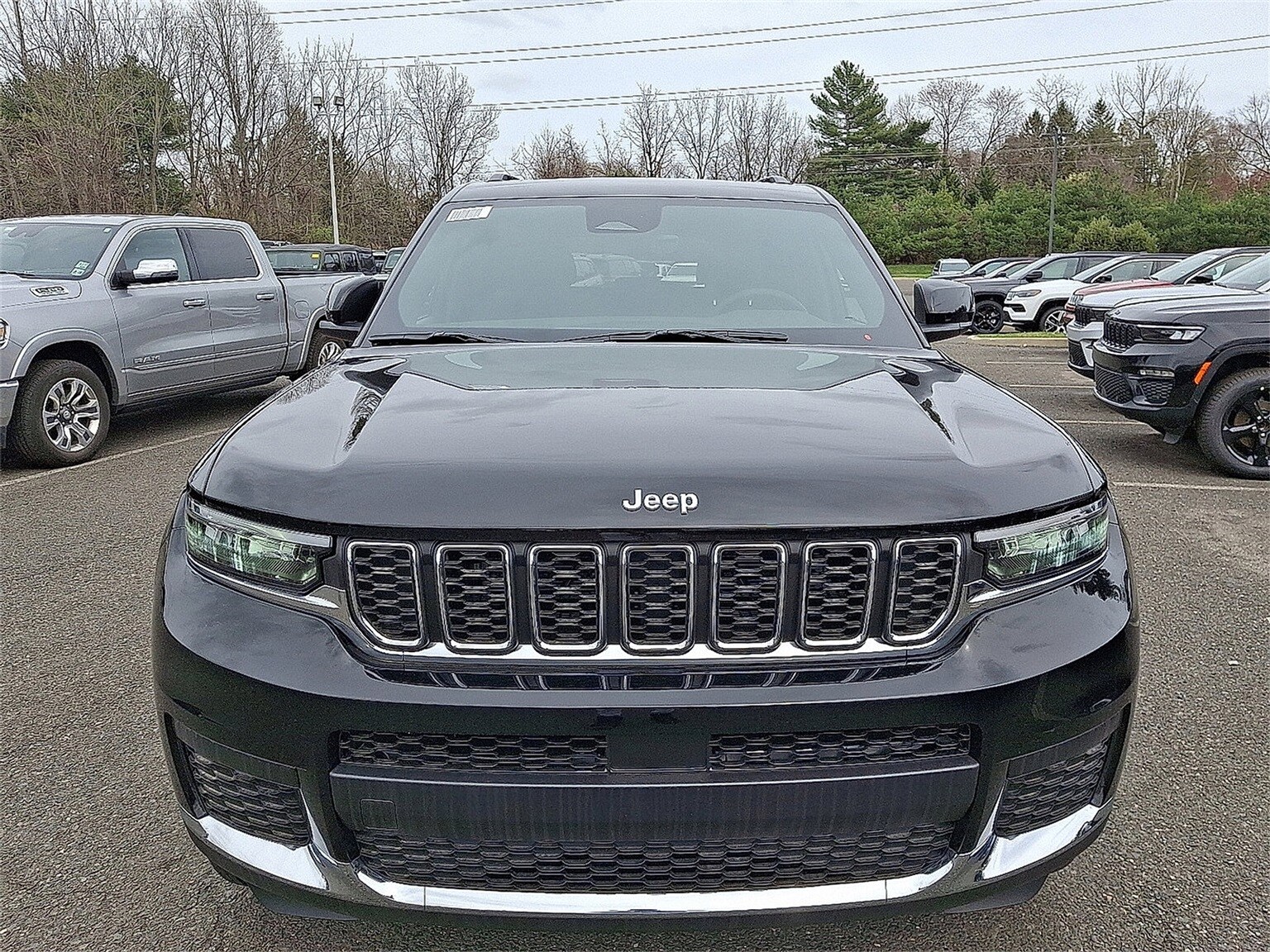 2025 Jeep Grand Cherokee Laredo X photo 2