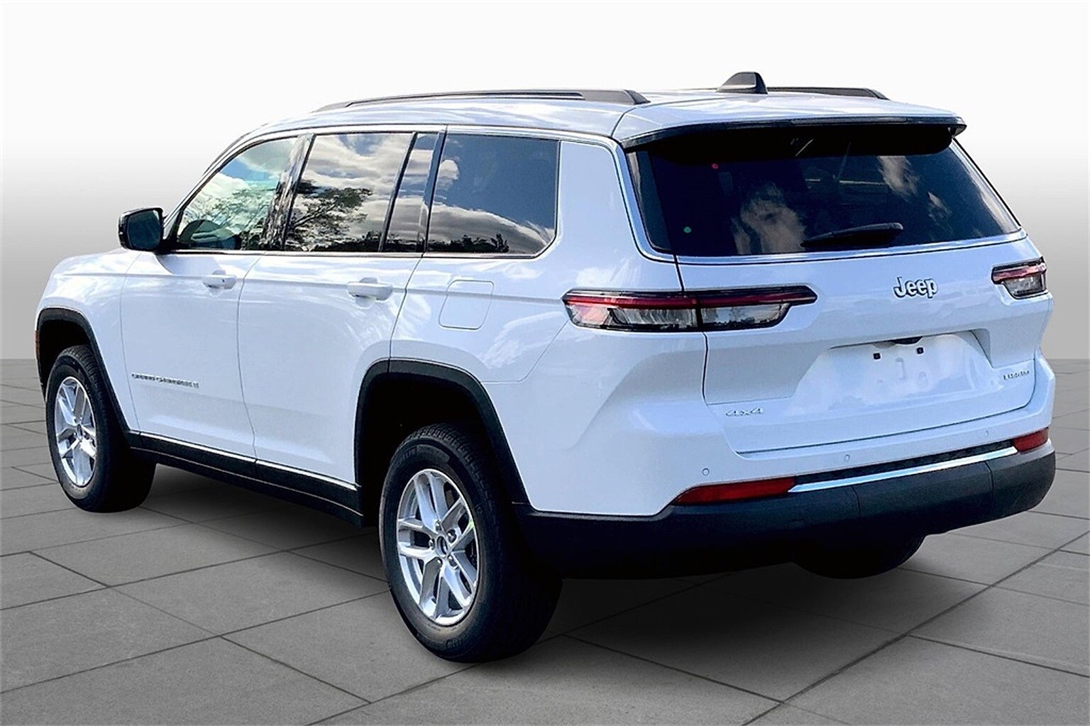 2025 Jeep Grand Cherokee L photo 3