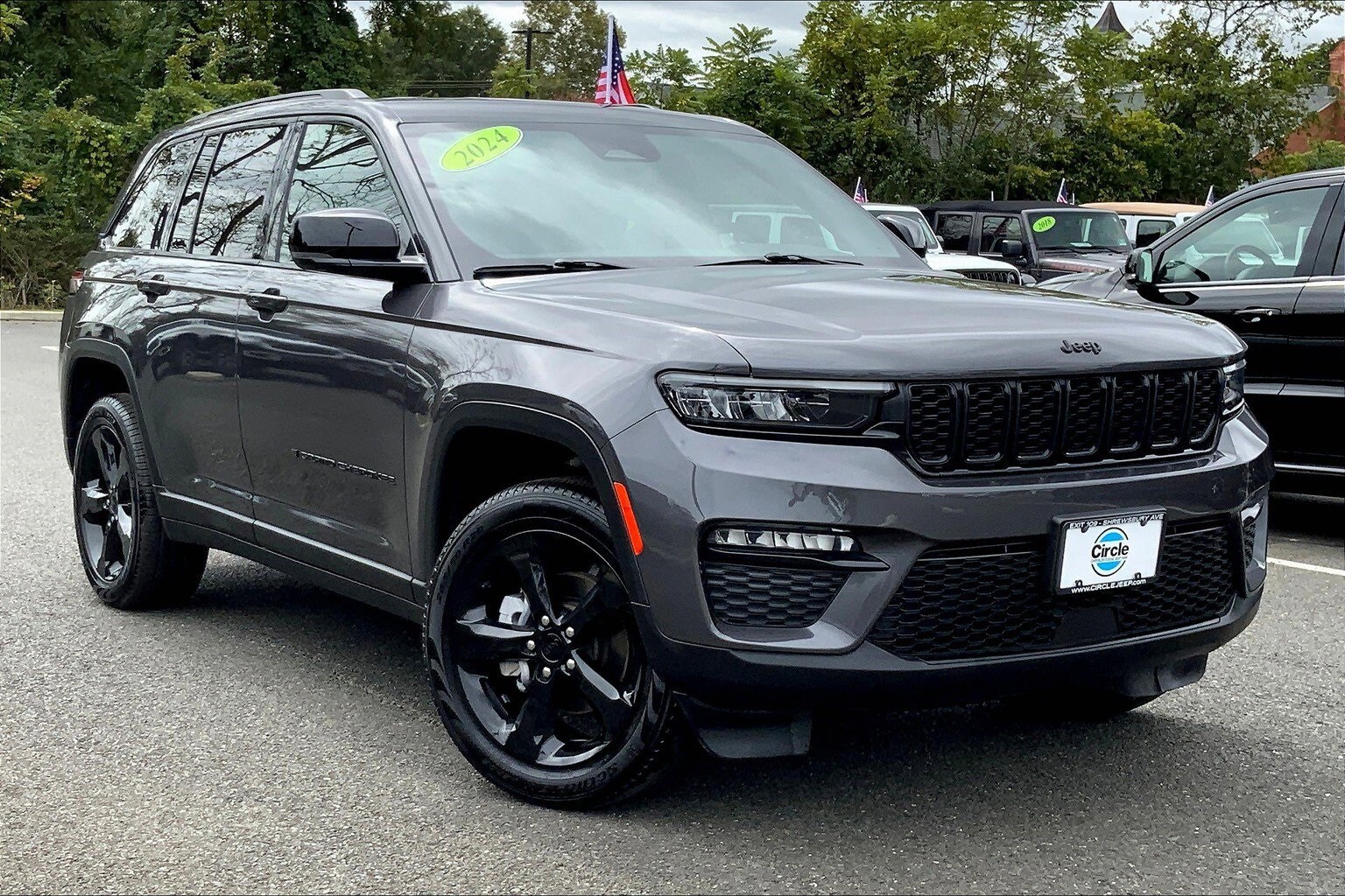 2024 Jeep Grand Cherokee Limited photo 2