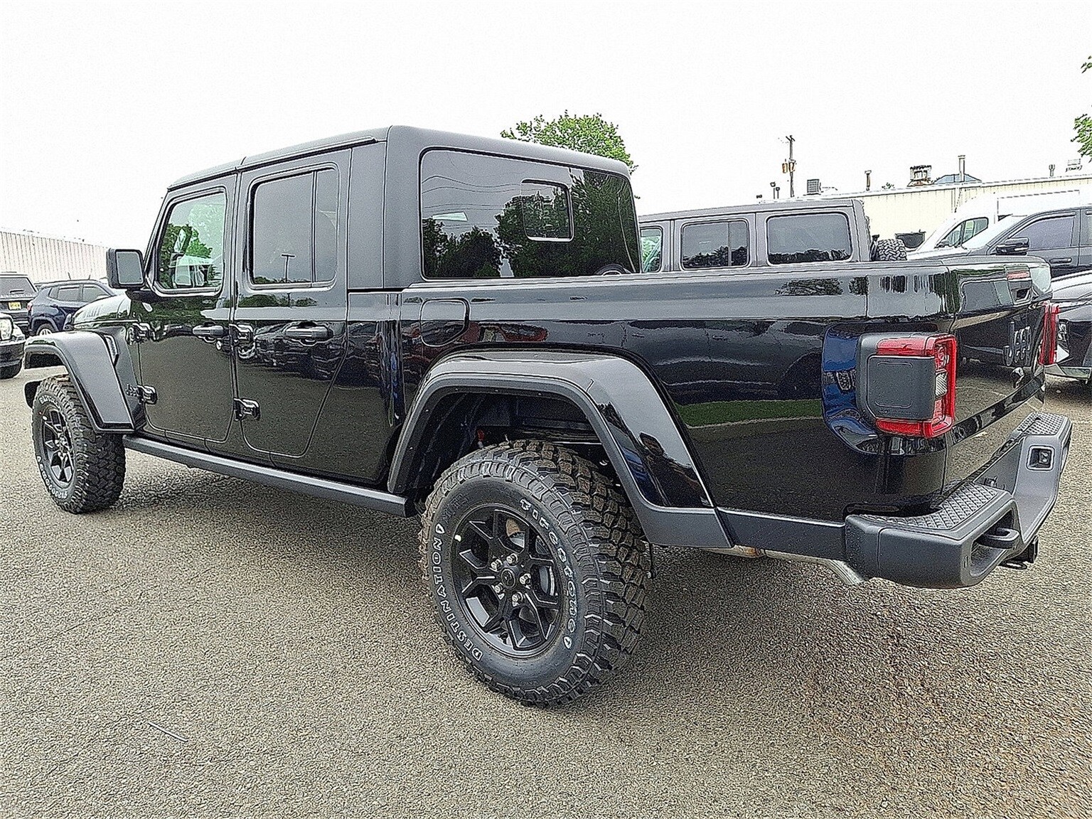2025 Jeep Gladiator Willys photo 4
