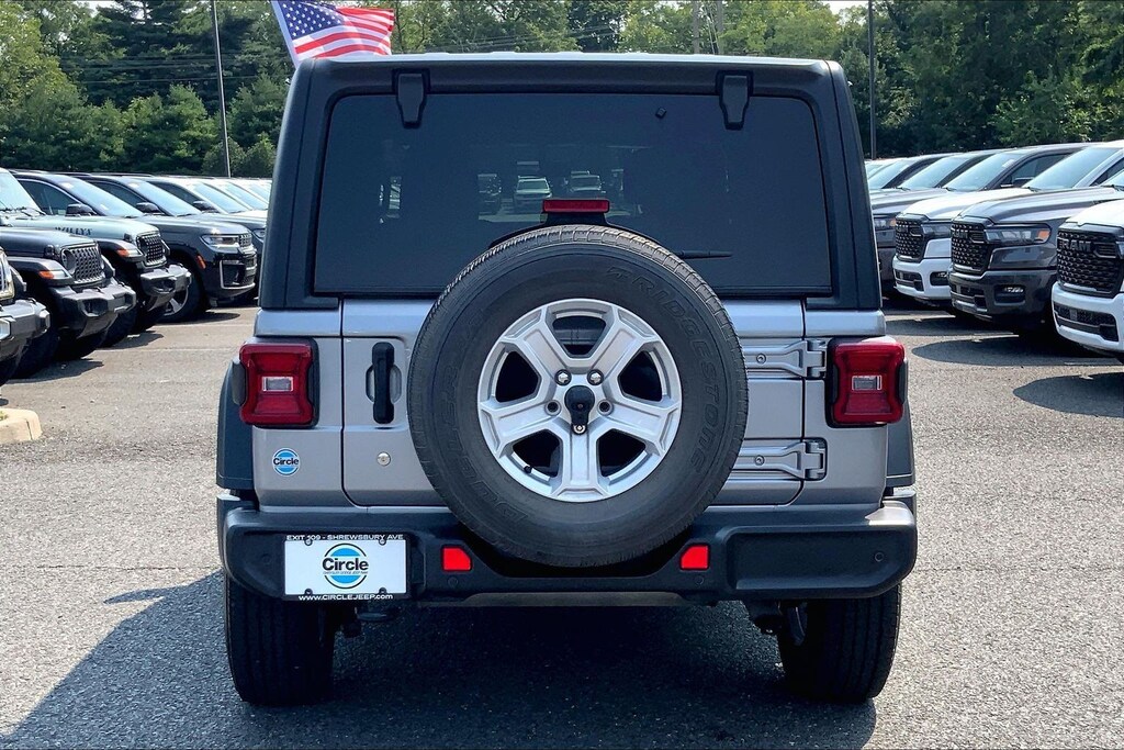 Used 2018 Jeep Wrangler Unlimited Sport 4x4 SUV