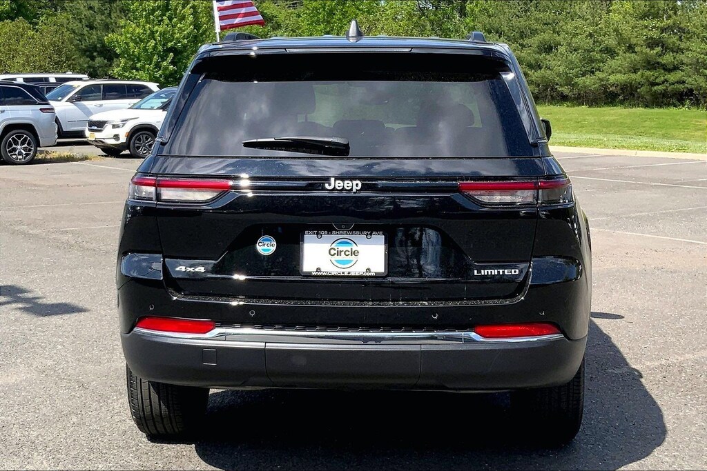 Used 2024 Jeep Grand Cherokee Limited SUV