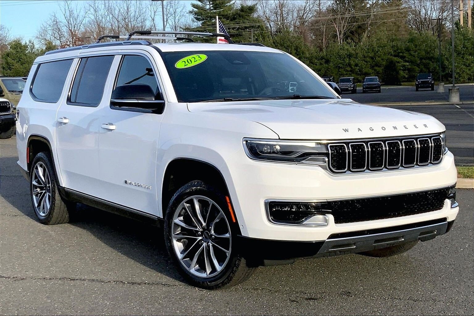 2023 Jeep Wagoneer L Series III photo 2