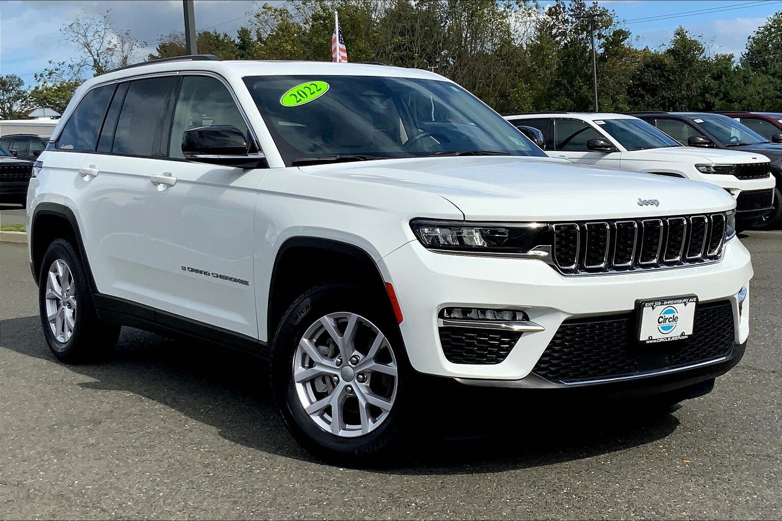 2022 Jeep Grand Cherokee Limited photo 2