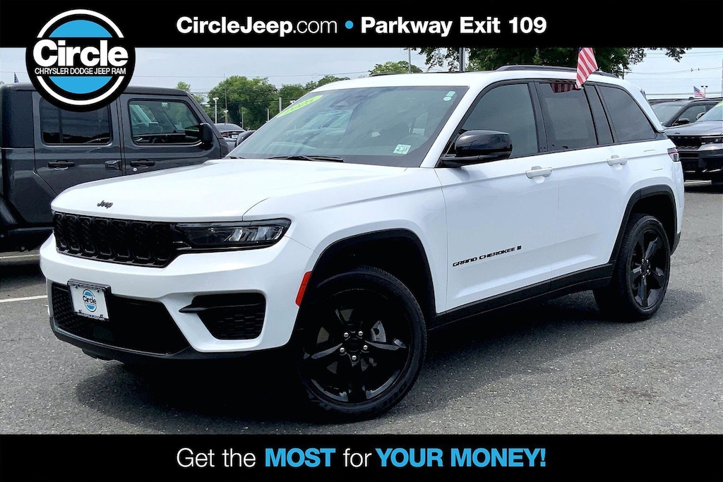 Used 2025 Jeep Grand Cherokee Laredo SUV