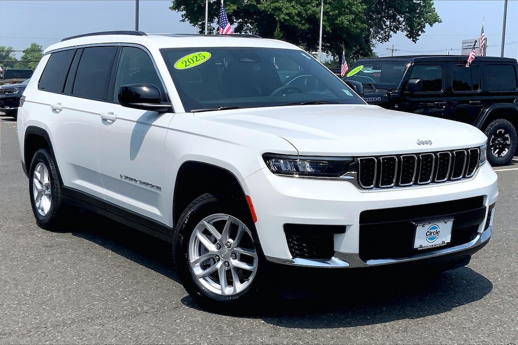 Certified 2025 Jeep Grand Cherokee L Laredo SUV