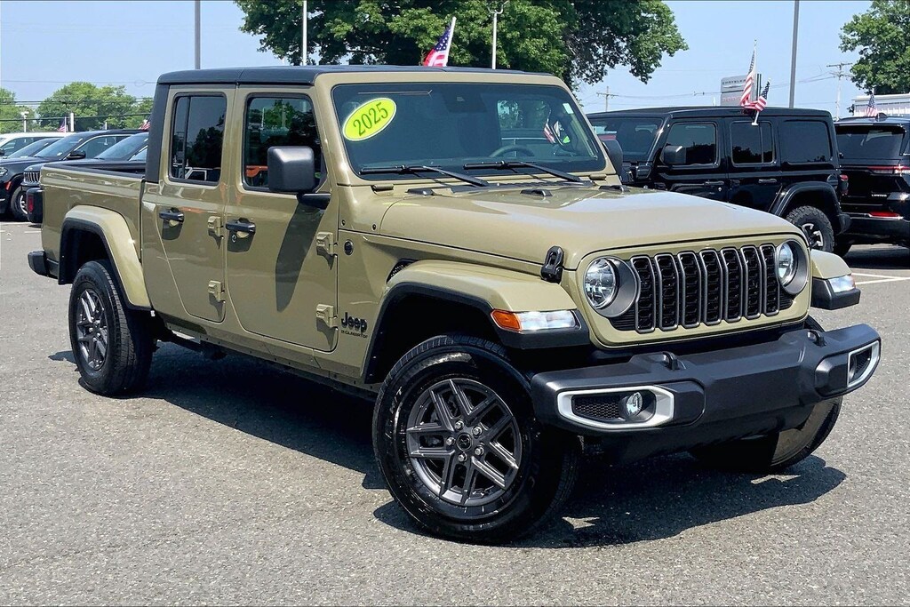Certified 2025 Jeep Gladiator Sport Truck Crew Cab