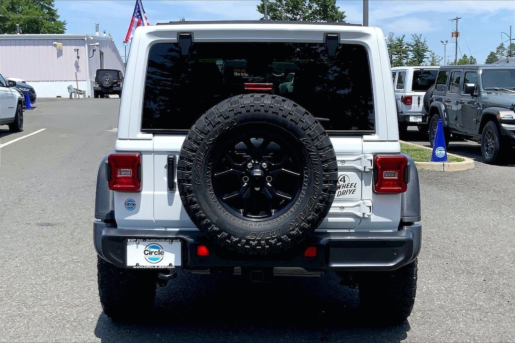 Used 2024 Jeep Wrangler Sport SUV